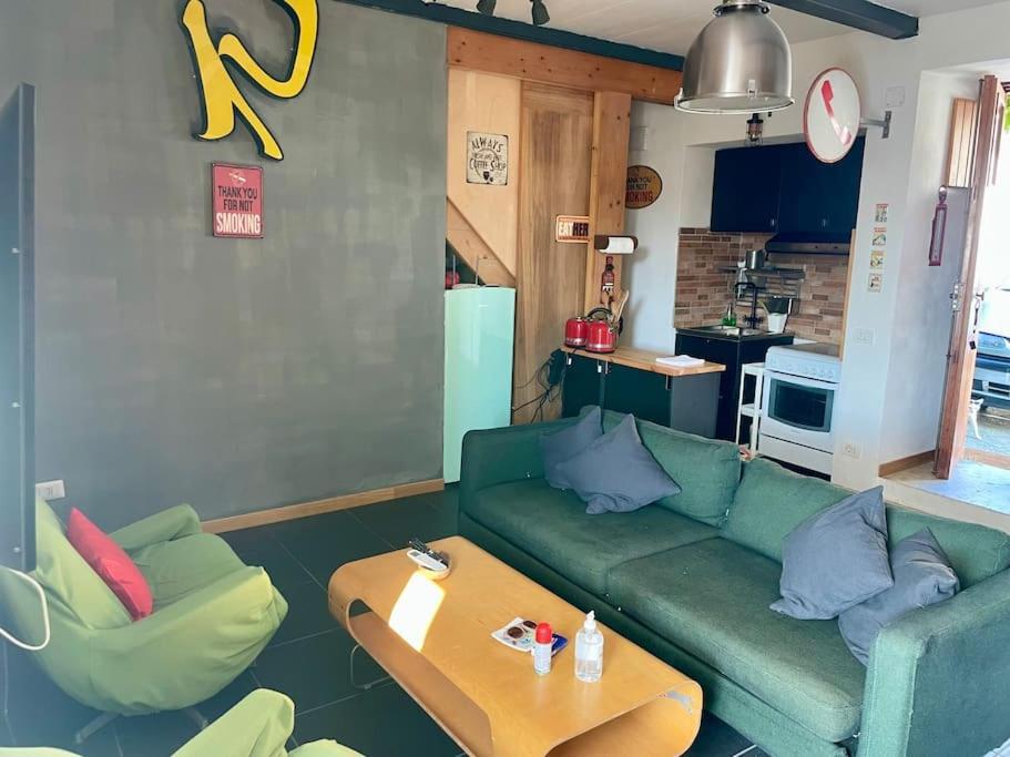 Vila Kamyhouse Una Tranquilla Struttura Nel Verde Neapol Exteriér fotografie