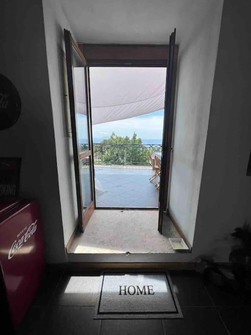Vila Kamyhouse Una Tranquilla Struttura Nel Verde Neapol Exteriér fotografie