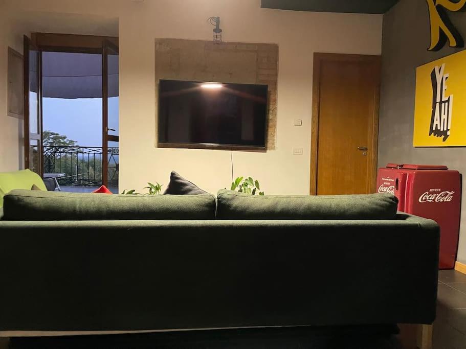 Vila Kamyhouse Una Tranquilla Struttura Nel Verde Neapol Exteriér fotografie